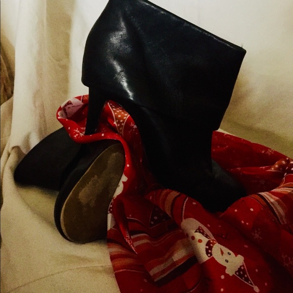 ASH❤️black foldover bootie.🌹Leather🌹Cute! - Picture 10 of 11